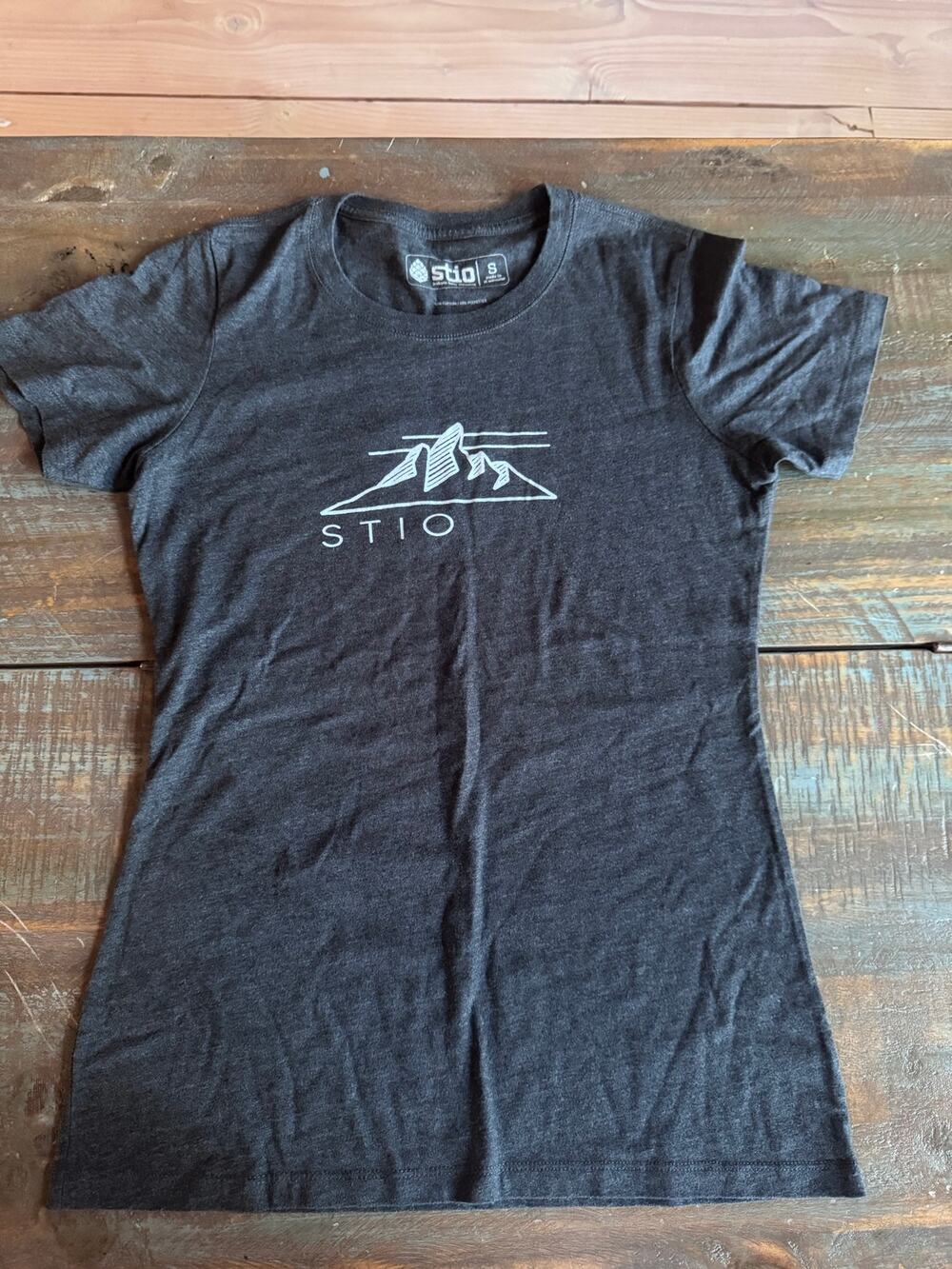 Stio t-shirt women’s sz xs gray